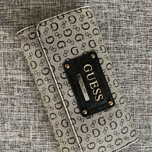 Guess wallet!